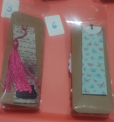Eco-friendly gifts for readers and book lovers.