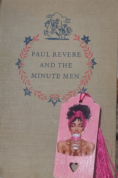 A creative and eco-friendly gift for readers and book lovers.